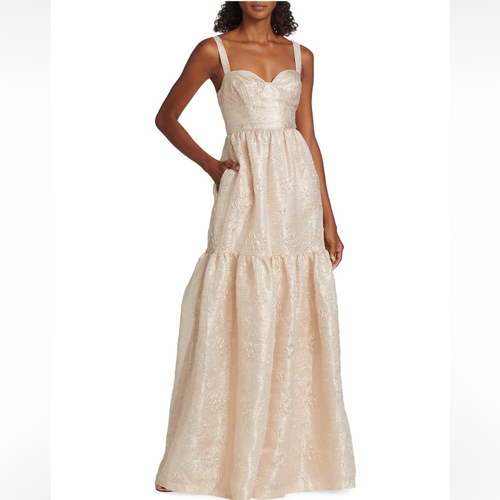 Monique Lullier Tiered Metallic Jacquard gown size 4 never worn.